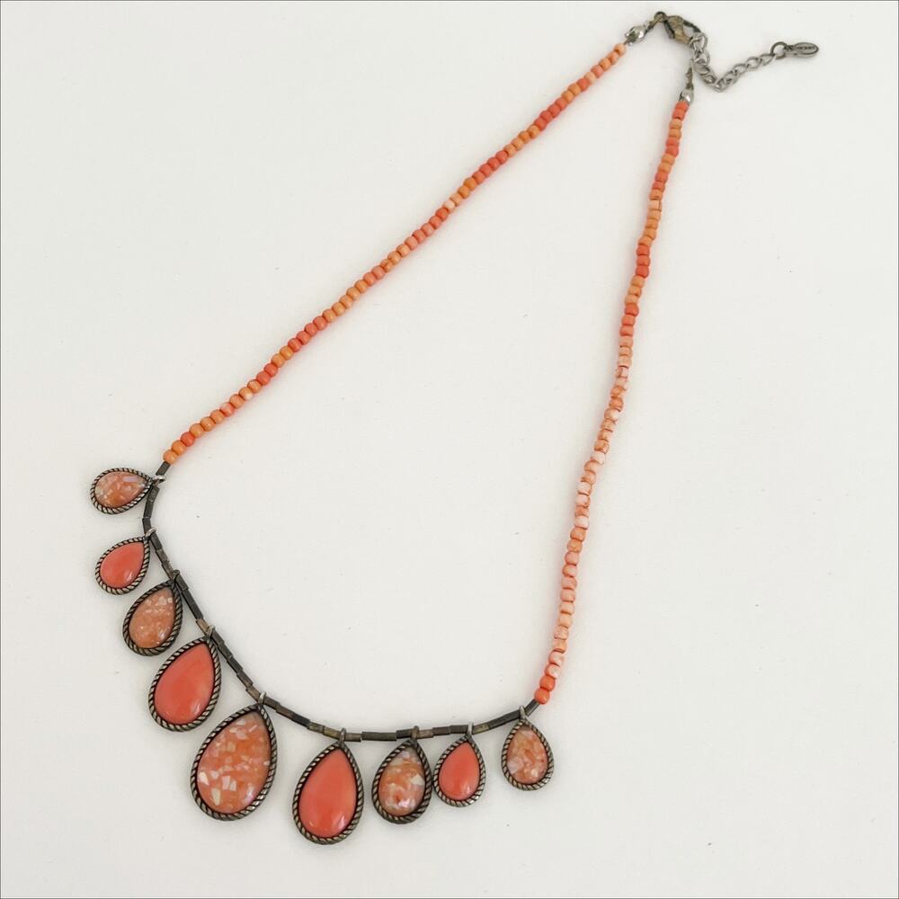MONET Signed Coral Cabochon Antique Brass Necklace Vintage - Picture 7 of 11